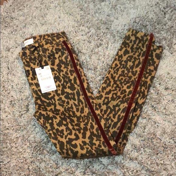 ❌SOLD❌ZARA The Skinny in Animal Print Denim - Picture 2 of 5